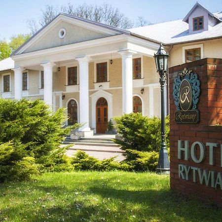 Hotel Rytwiany Palac Екстериор снимка