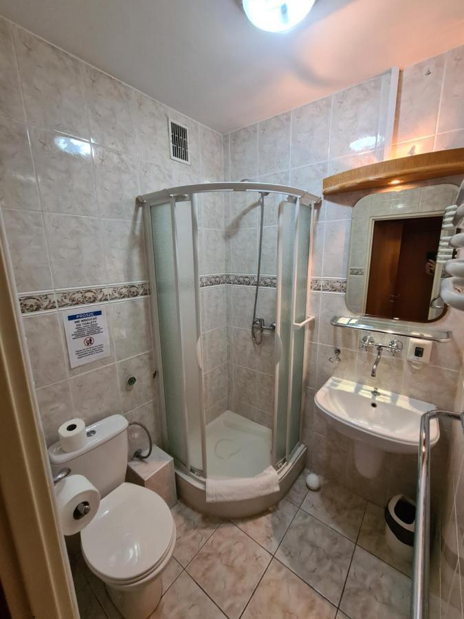 Hotel Rytwiany Palac Екстериор снимка
