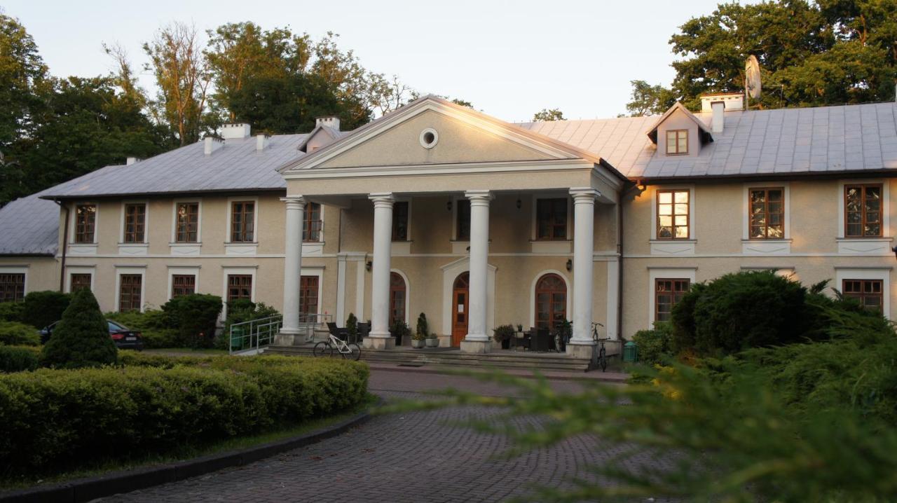 Hotel Rytwiany Palac Екстериор снимка